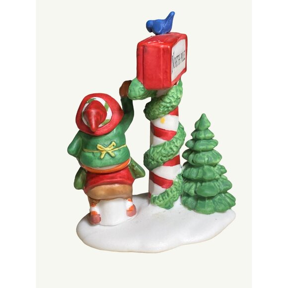 Heritage Village Collection Trimming The North Pole Porcelain Accessory - Picture 7 of 12